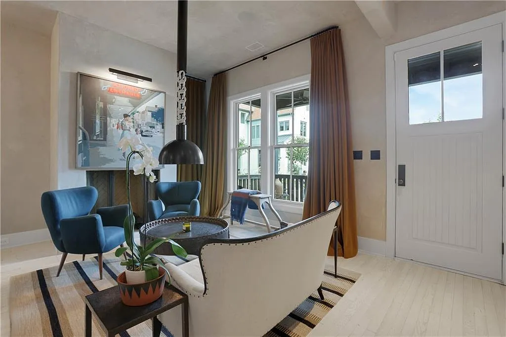 3 bed, 3.0 bath, 2300 sqft, $6,200 — Photo 4