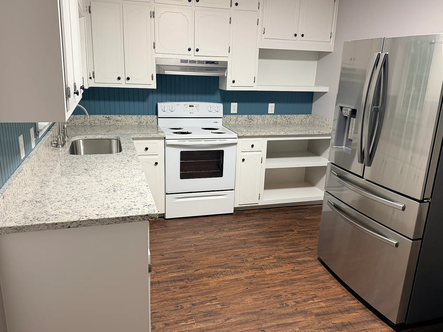 2 bed, 1.5 bath, 1200 sqft, $1,400 — Photo 2