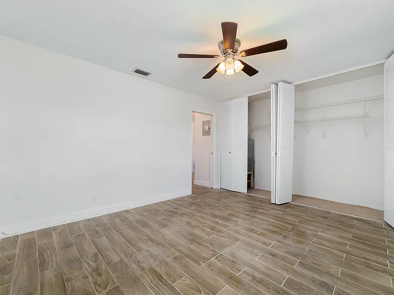 2567 Dudley Dr W #F — Photo 21