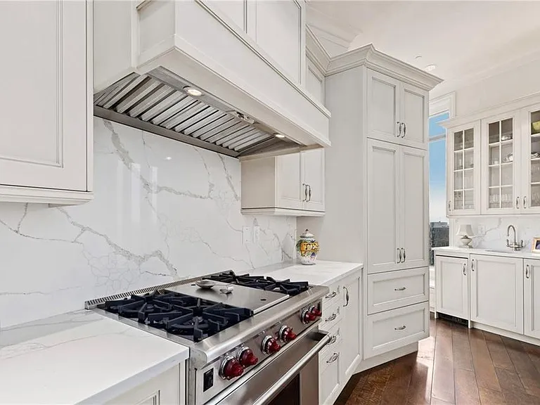 3376 Peachtree Rd NE #47A — Photo 21