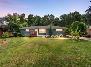 660 Sylvanwood Dr, Troy, MI 48085
