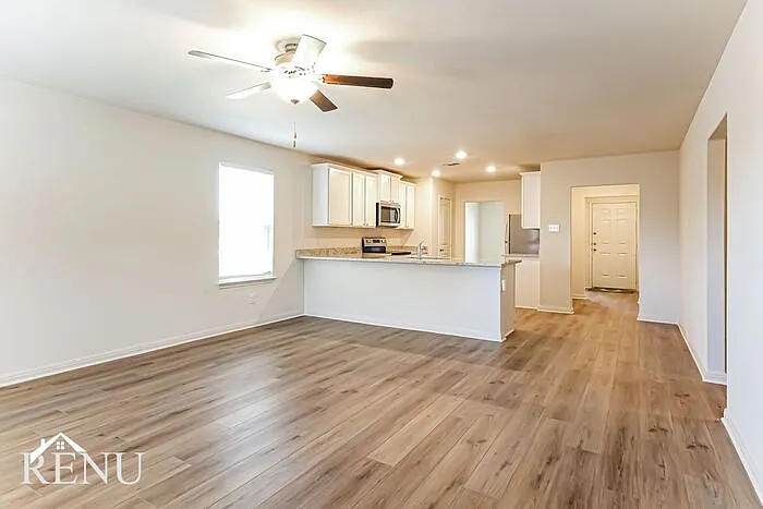 305 Silvercrest Ln — Photo 6