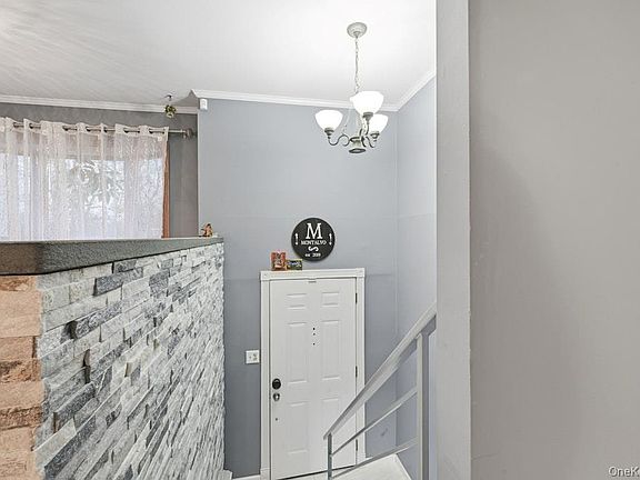 3rd image of 377 Deer Road