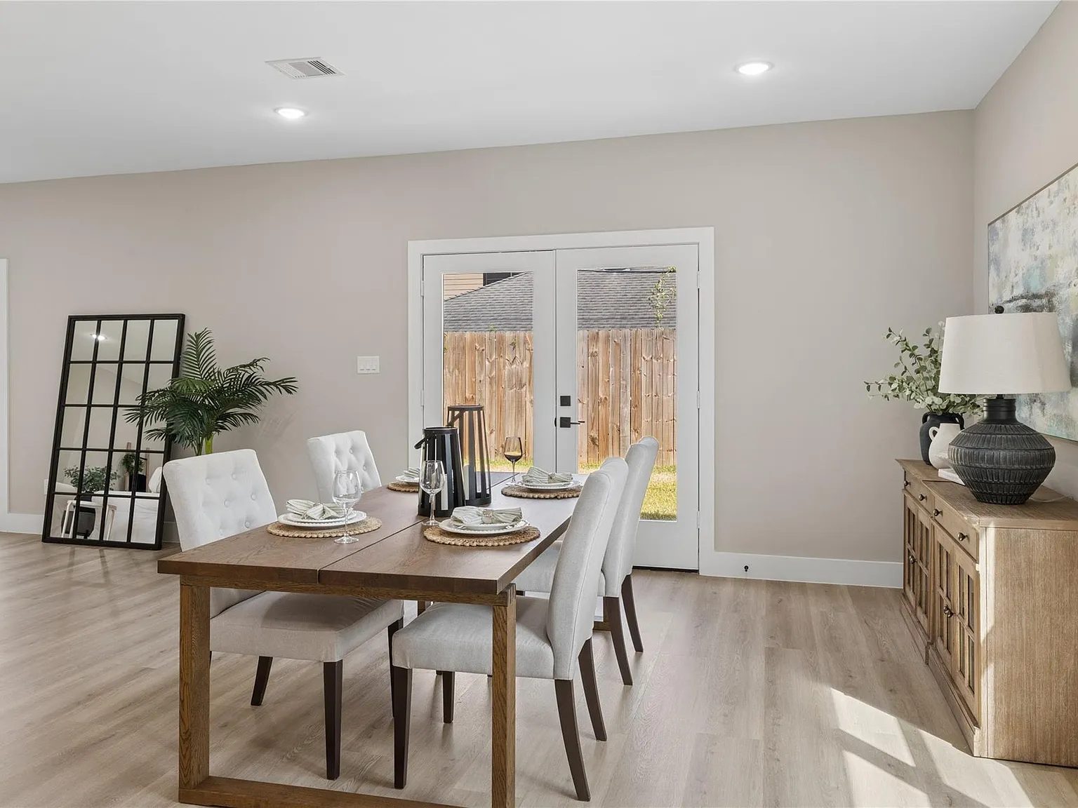 3 bed, 2.5 bath, 2325 sqft, $2,700 — Photo 3