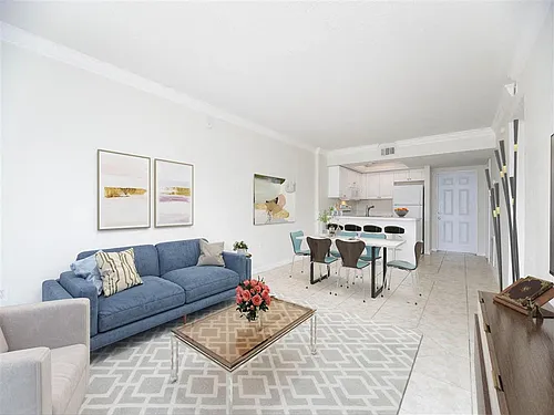 The Cove at 2950 Photo 1