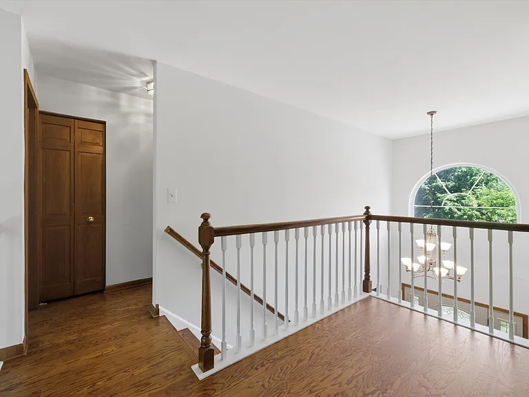 854 Deep Woods Ct — Photo 20
