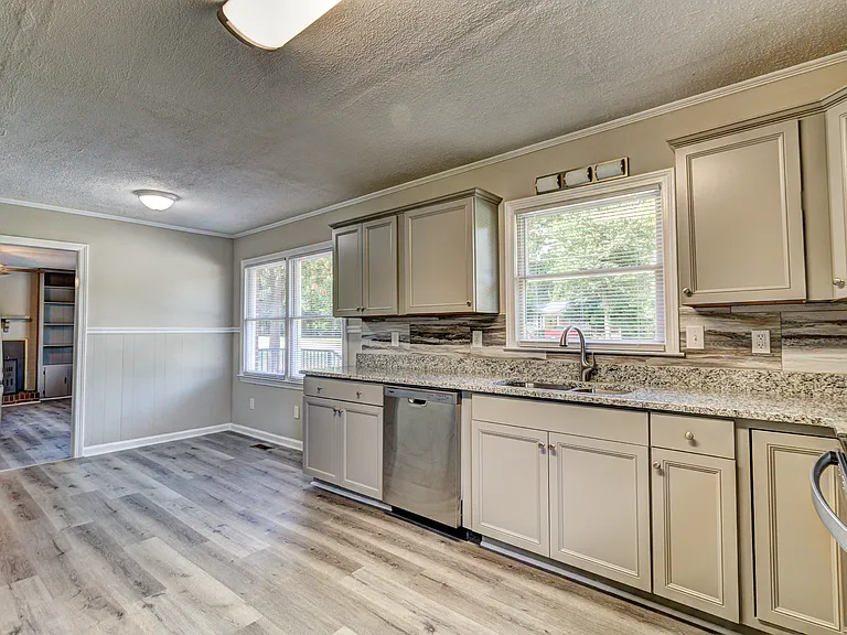 132 Eaker Dr — Photo 7