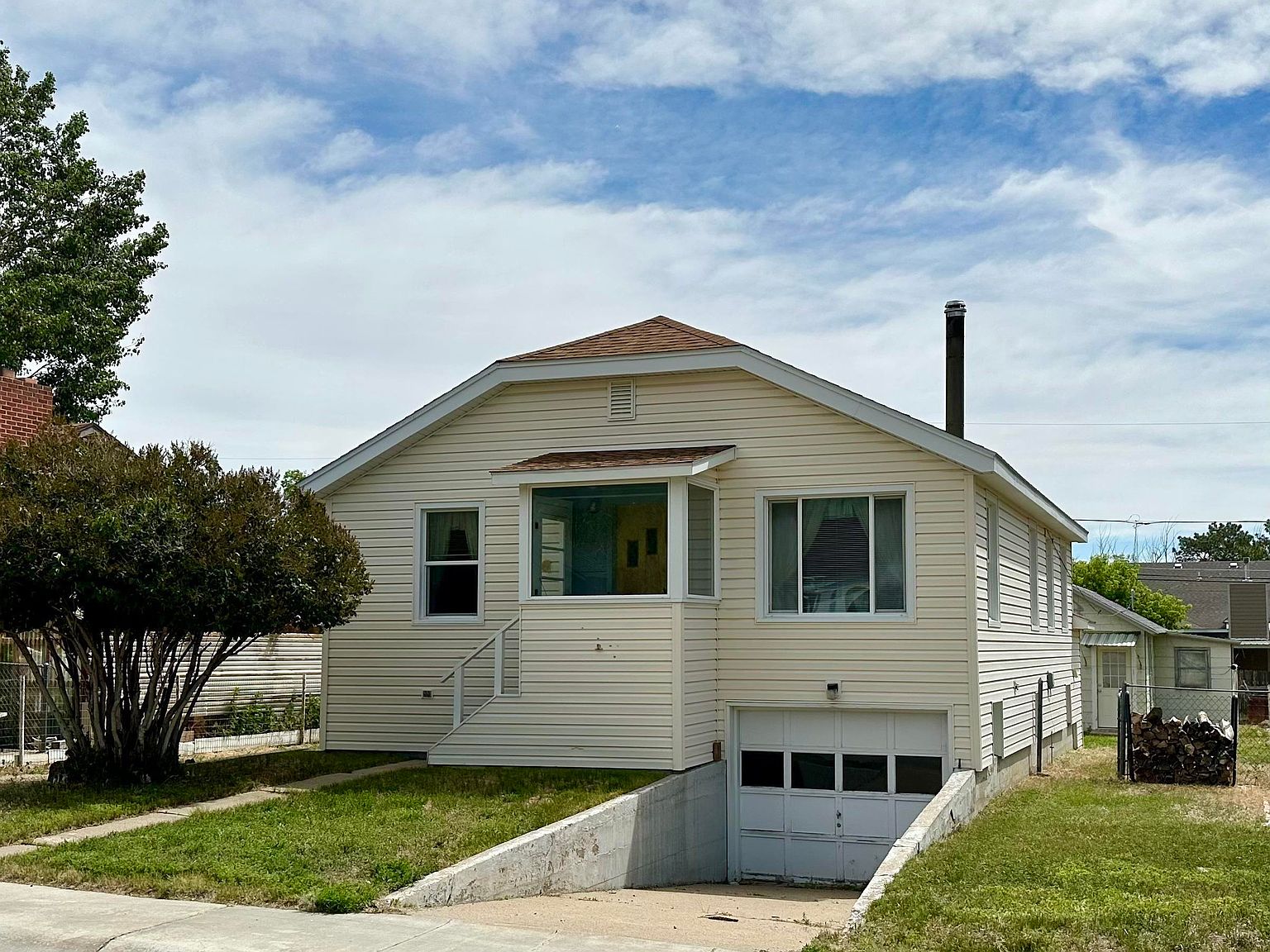 913 8th St, Rawlins, WY 82301 MLS 20233403 Zillow