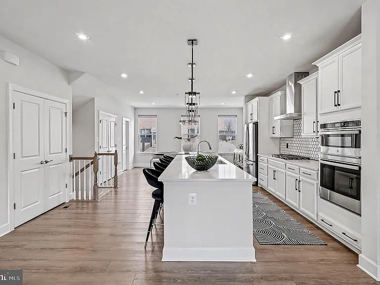 10878 Foxtrot Cir — Photo 9