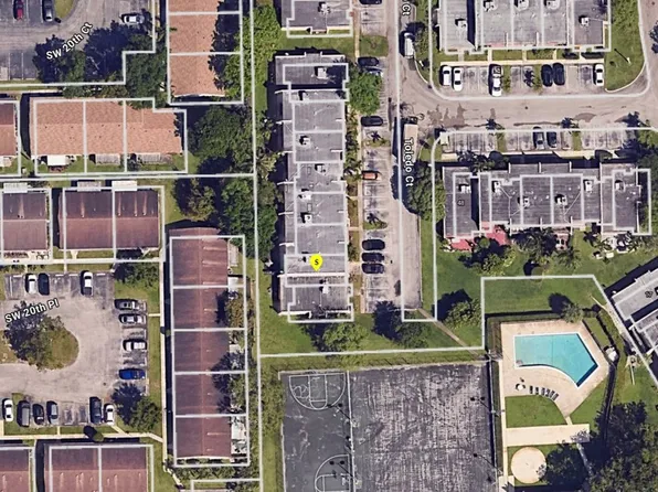 41 Toledo Ct #2-30, Davie, FL 33324