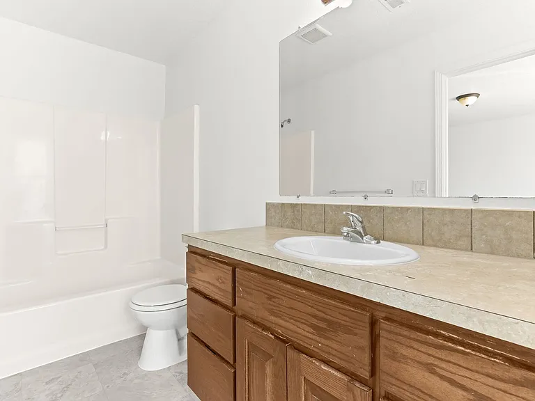 3745-3749 SE 127th Pl — Photo 24