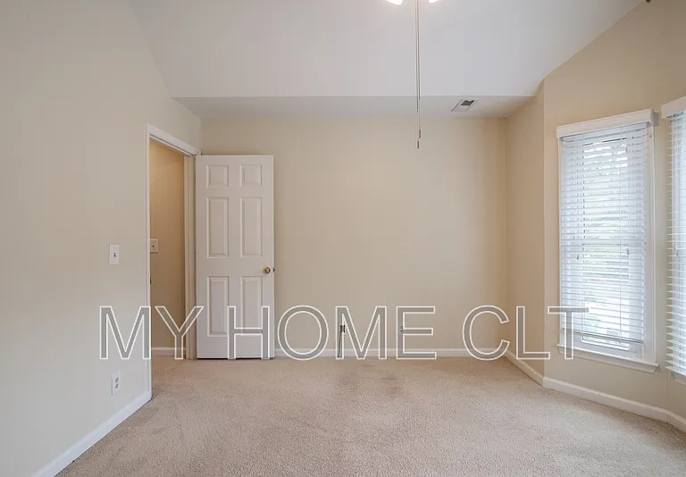 807 Greenleaf Ave #1 — Photo 33