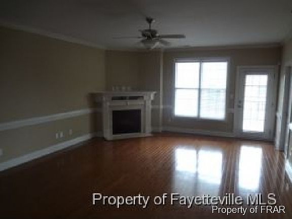4th image of 210 Fountainhead Ln Unit 101