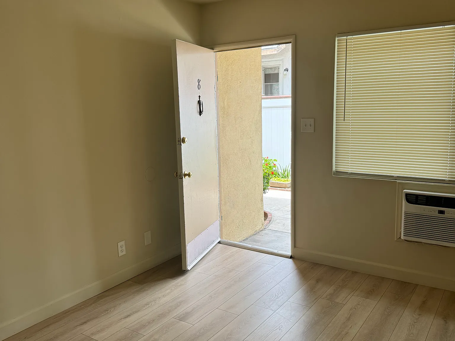 1 bed, $1,625 — Photo 2