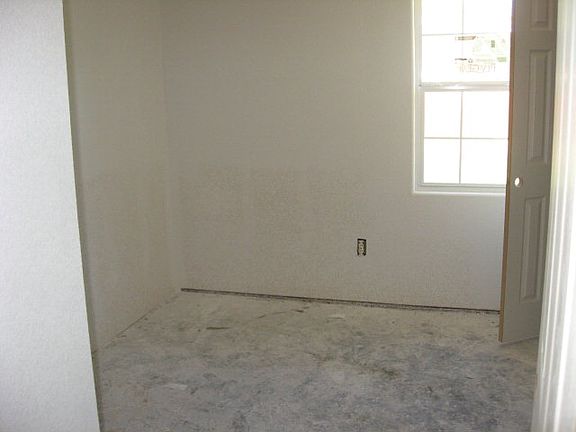 4th image of 1205 Century Dr