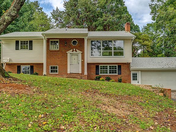 3rd image of 2609 Southwoods Dr