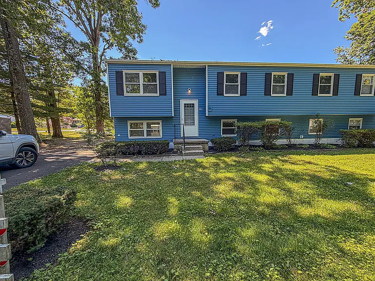 328 Benfield Rd — Photo 20