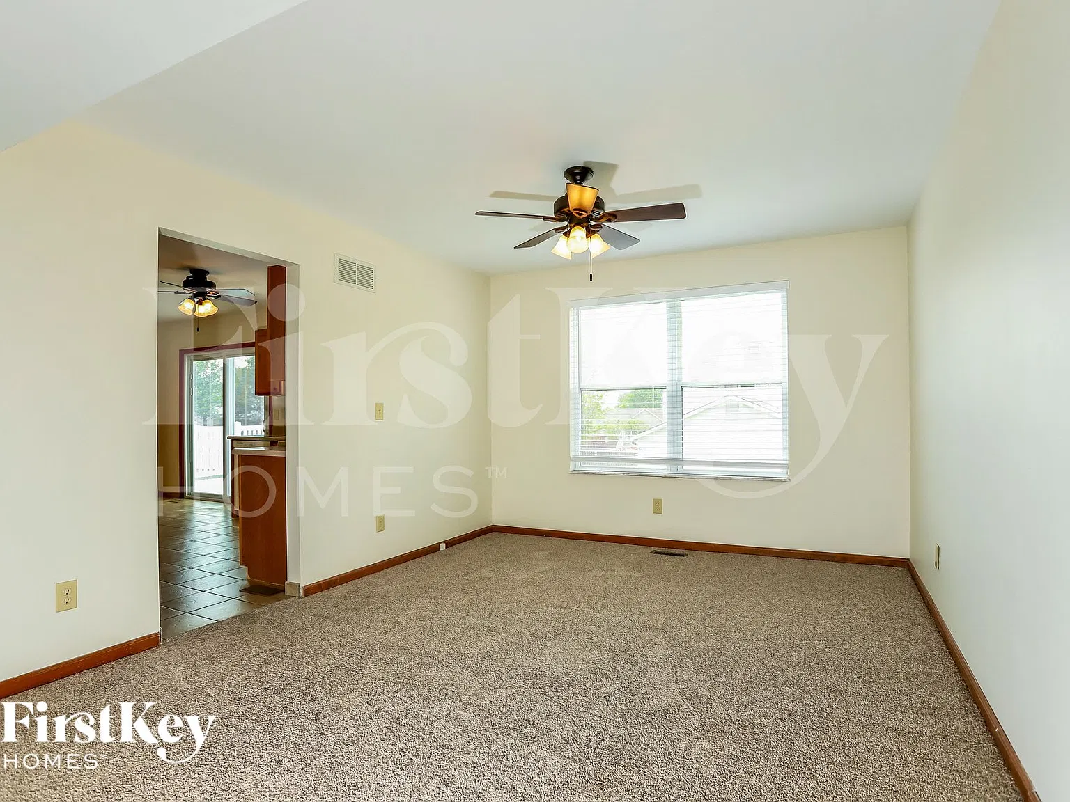 4 bed, 2.5 bath, 2050 sqft, $3,020 — Photo 4