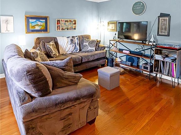 4th image of 1707 N Main St APT C4