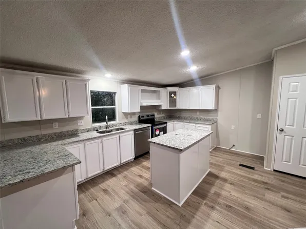 612 Lewald Cir, Quinlan, TX 75474