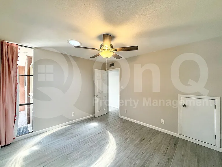 3211 S College Ave — Photo 14