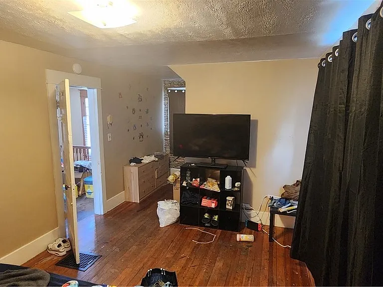 611 Mill St — Photo 18