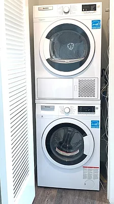 Rented by The Dermot Realty Management Company | media 8