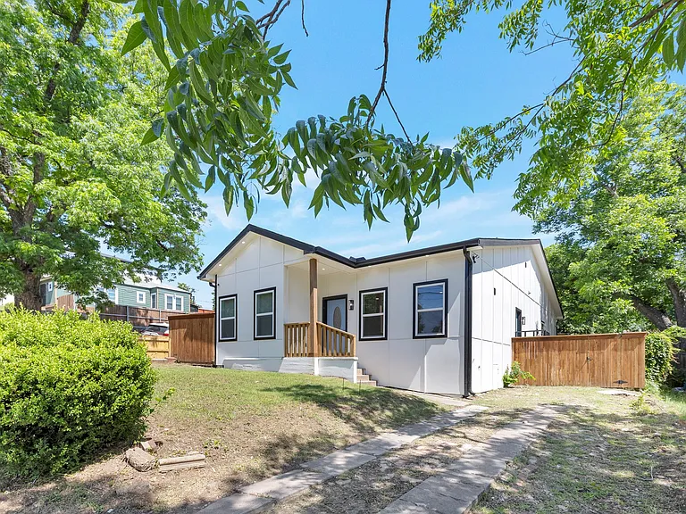 1515 Morrell Ave — Photo 1