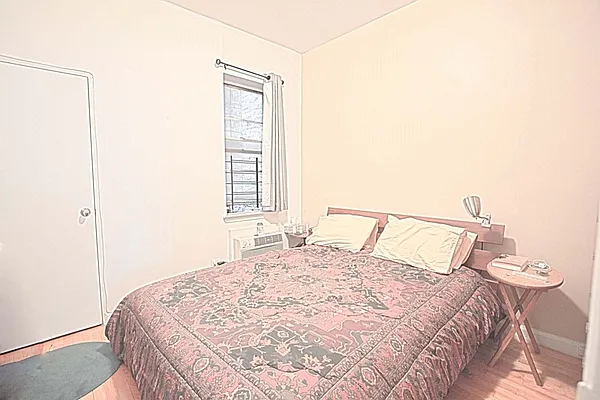 Rented by ROOM Real Estate | media 10