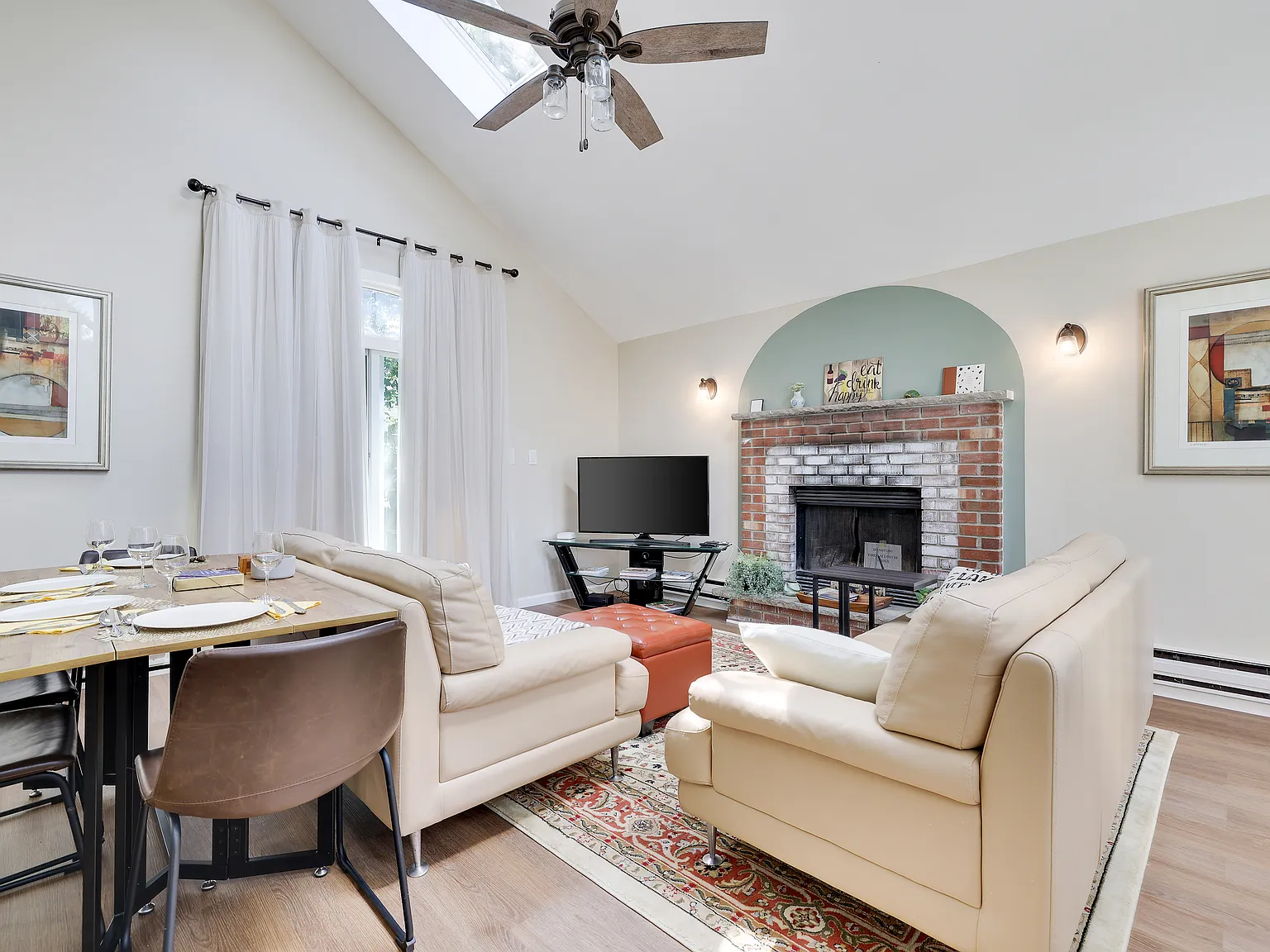 3 bed, 1144 sqft, $2,100 — Photo 4