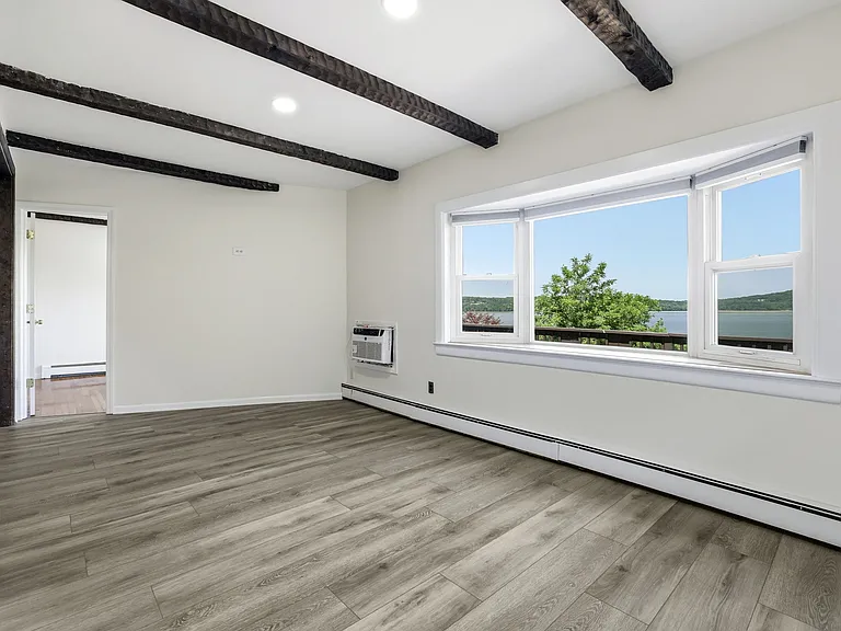 15 Main St #2 — Photo 2