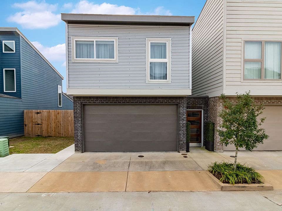 1st image of 301 Highland Park Ln