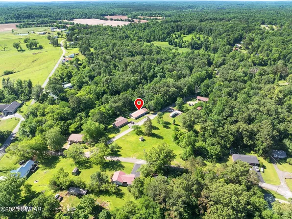 53 Elm St, Decaturville, TN 38329