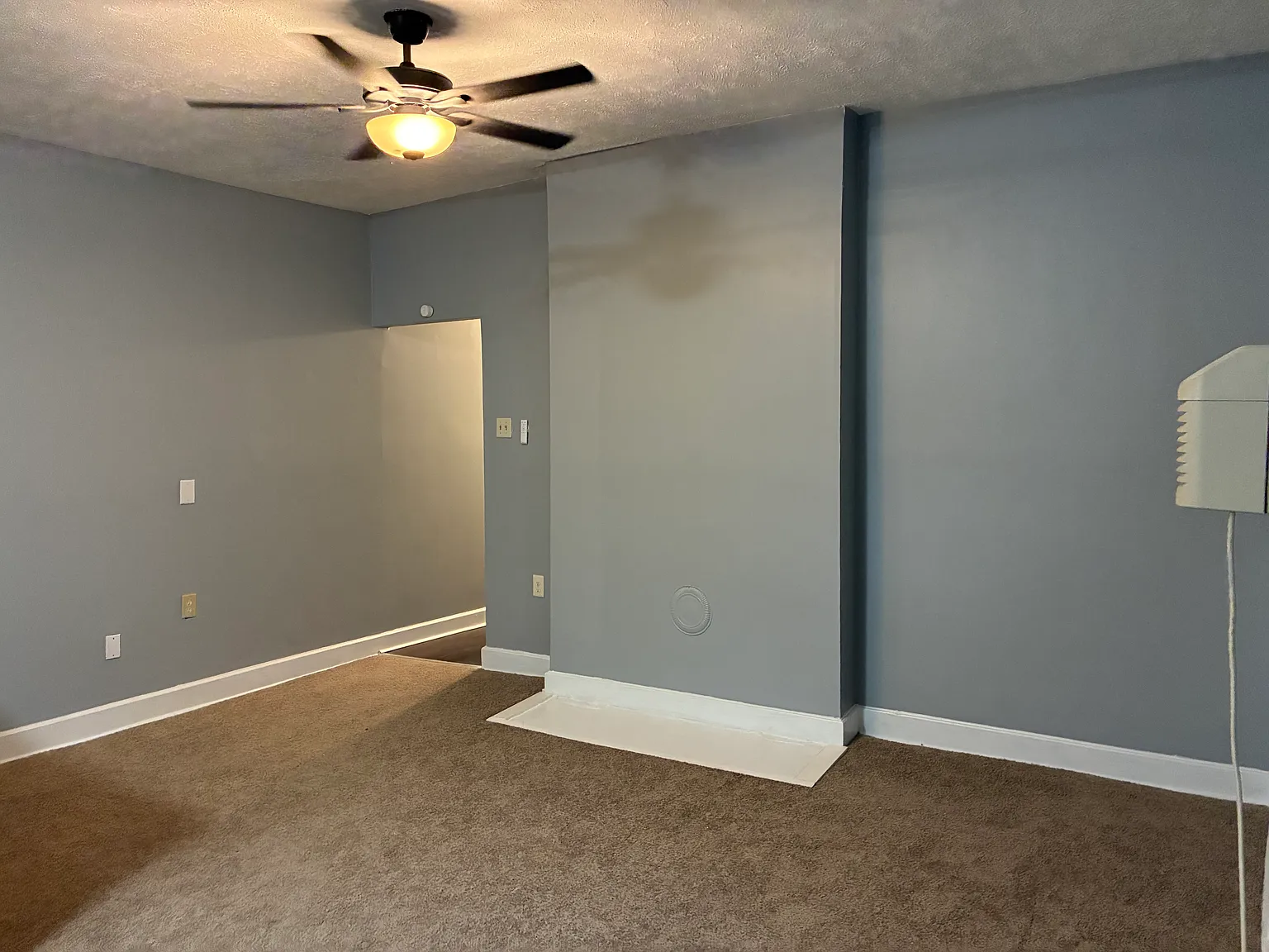 3 bed, 1000 sqft, $1,200 — Photo 4