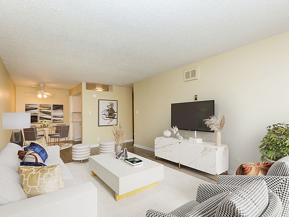 3rd image of 345 Macarthur Blvd #311