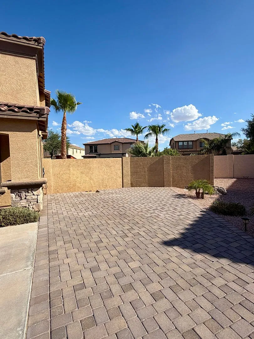 Spacious 6-bedroom, 2.5-bathroom home in Chandler, Welcome to the family friendly community of Su... — Photo 4