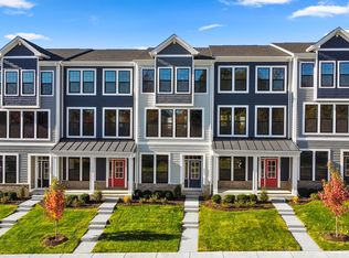 4252 Frost St, Marshall, VA 20115