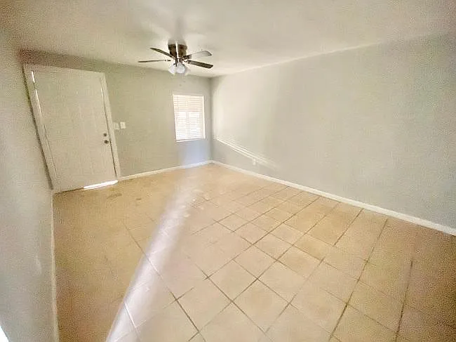 Studio, $725 — Photo 2