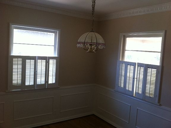4th image of 10821 Franklin Ave