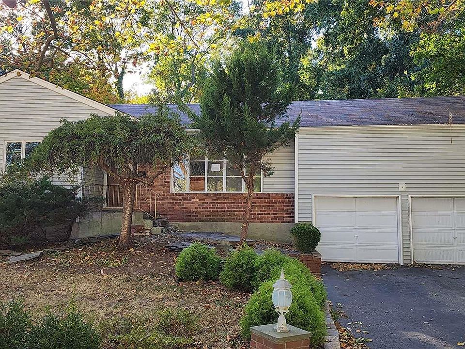 1st image of 30 Zoranne Drive