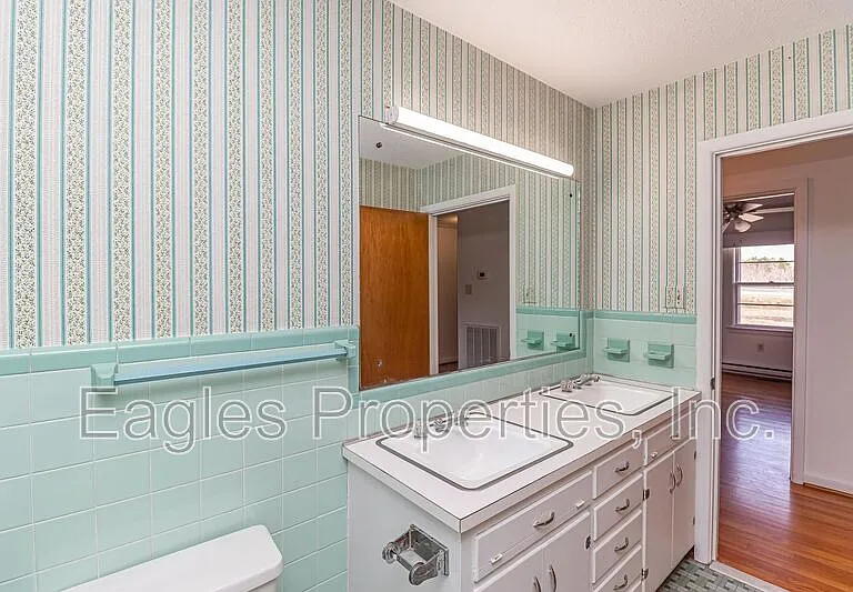 1614 US Highway 70 W — Photo 19