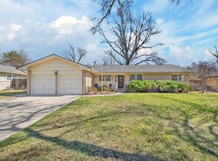 1022 N Stratford Ln, Wichita, KS 67206