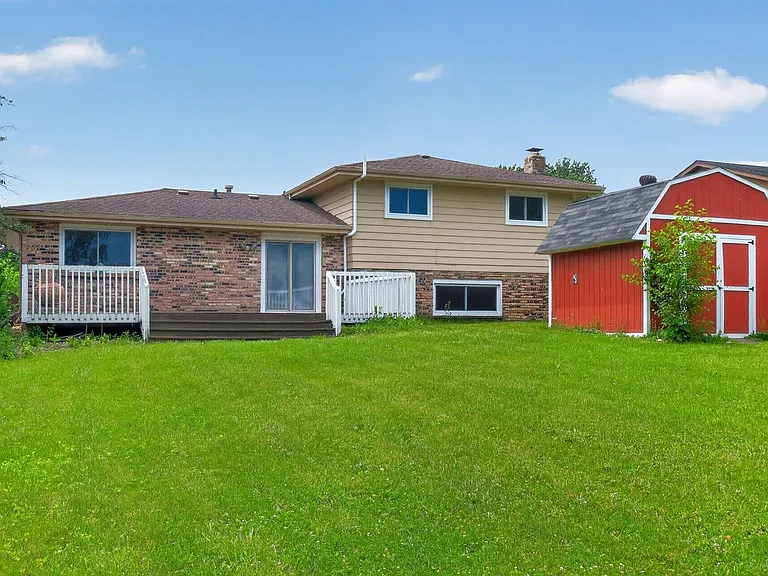 3561 Sunrise Dr — Photo 3
