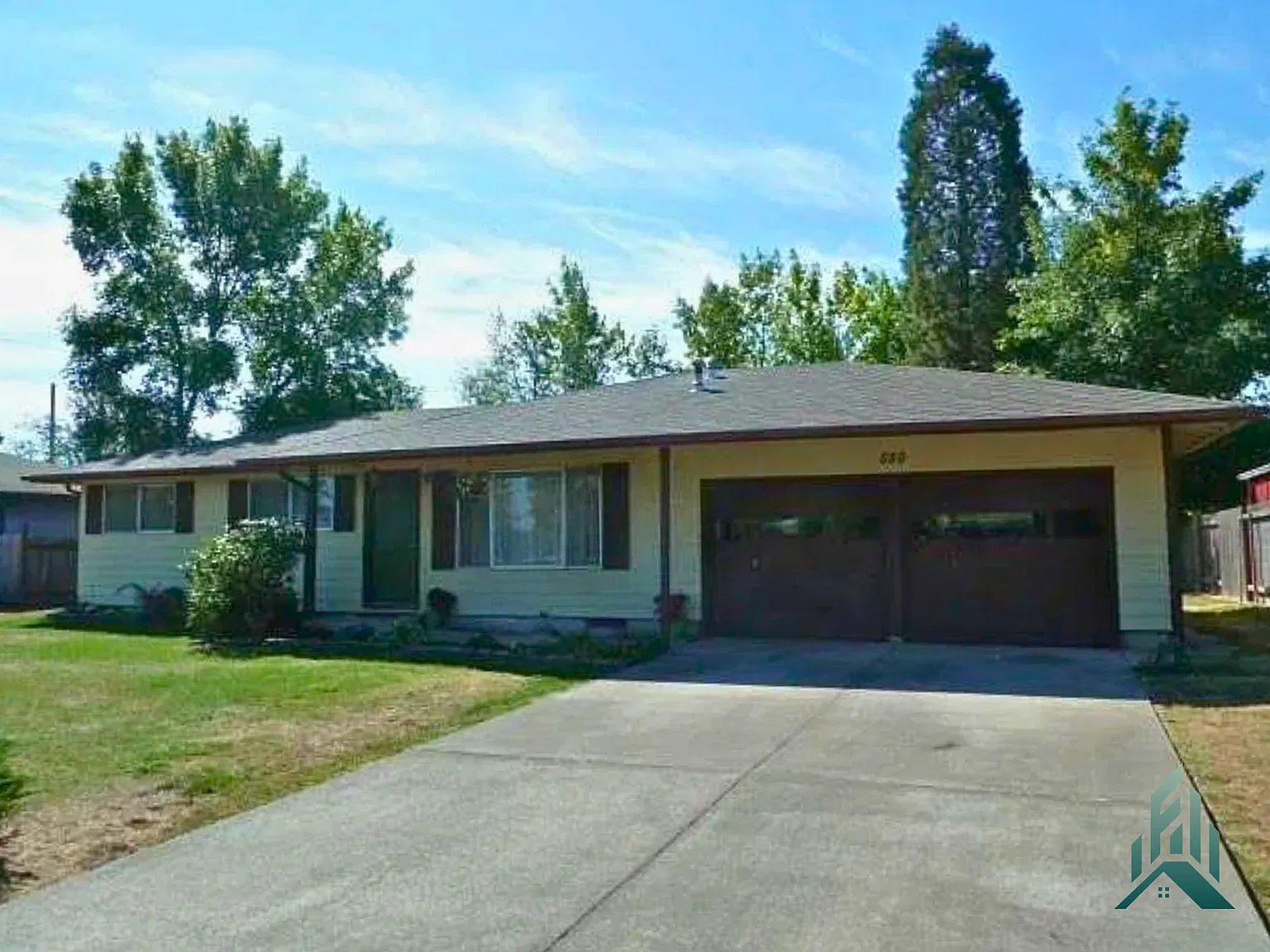3 bed, 913 sqft, $2,095 — Photo 1