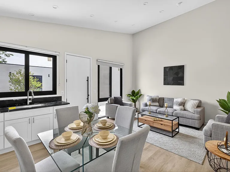 24676 Woodward Ave #C — Photo 7