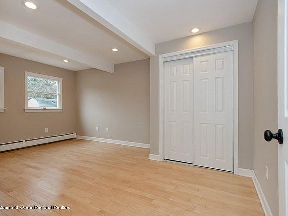 3rd image of 122 E End Ave