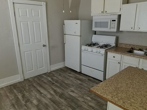 5th image of 319 Park St