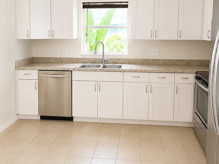 3807 N Garrison St — Photo 2
