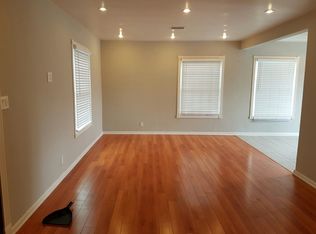 7415 Quakertown Ave, Winnetka, CA 91306