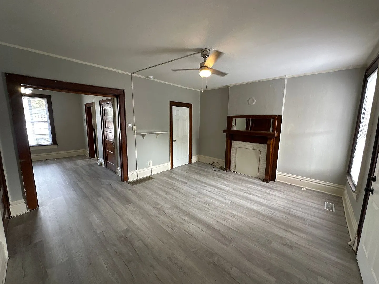 Indianola Ave 1574-1580 MLR — Photo 3